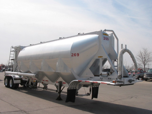 pneumatic dry bulk trailer